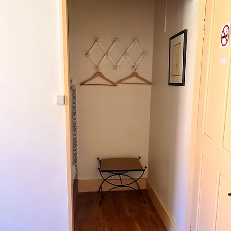 Pensao Jose Hortas 홈스테이 코스타노바